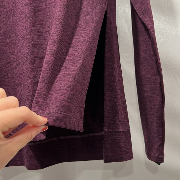 Oakley Sweater. Size Medium. Excellent Condition - Picture 3 of 3